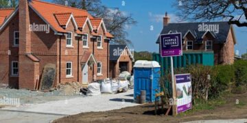 For sale purple bricks hi-res stock photography and images - Alamy